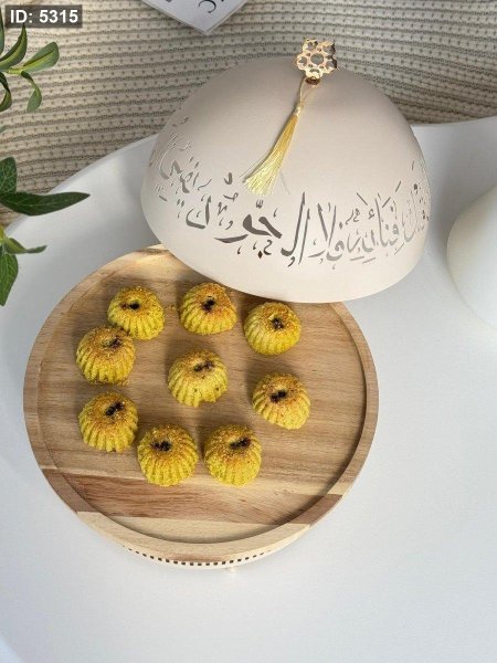 مضيفه خشب غطا معدن كتابه عربيه(23*27 سم)
